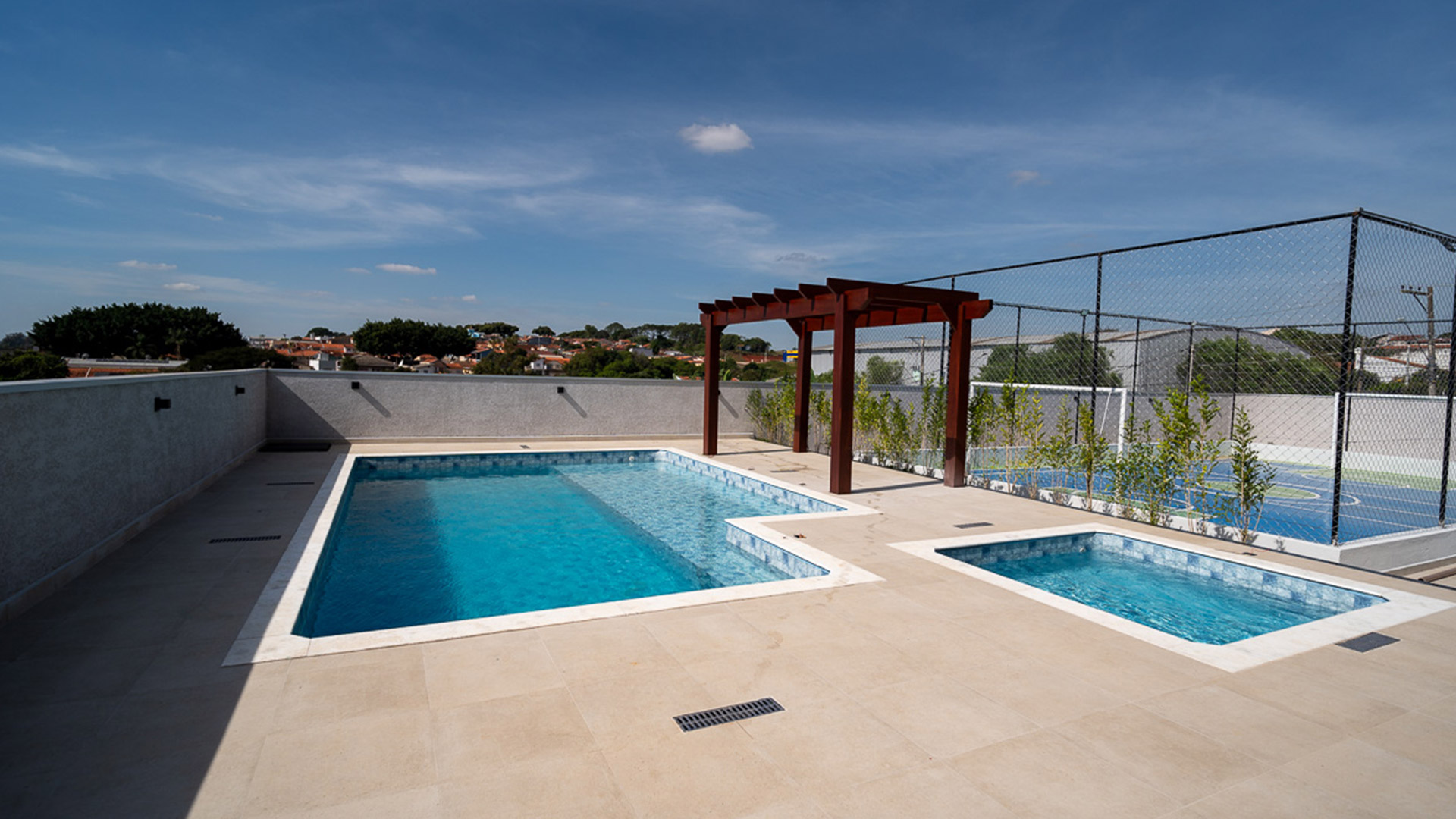 Piscinas Adulto e Infantil 